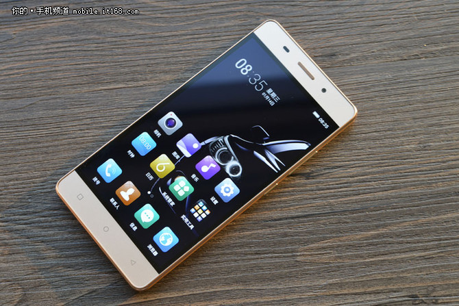 999元4000毫安大电池 金立金钢登陆市场