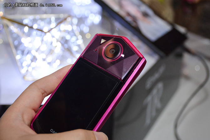 视频也能美颜了 卡西欧新神器tr600发布