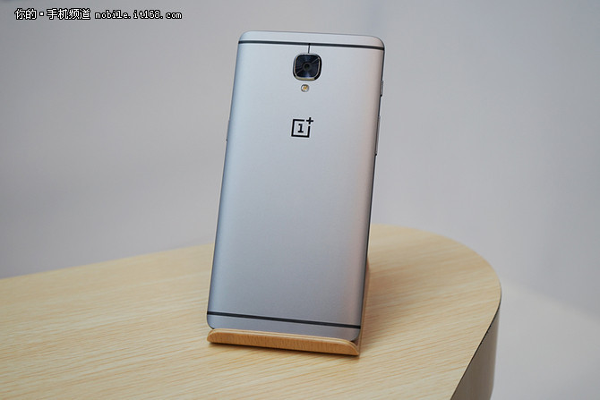 高性价比旗舰热销 一加3首轮2499元售罄