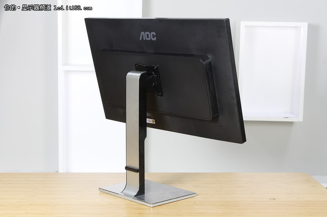 解锁显示器正确使用姿势!aoc支架评测