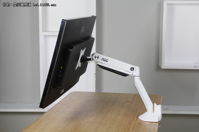 解锁显示器正确使用姿势!aoc支架评测