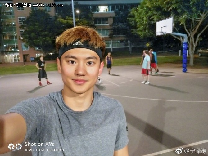 宁泽涛自拍照流出 众网红争相追热潮