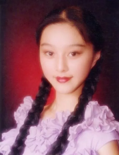 范冰冰中学旧照 清纯文艺真是从小美到大