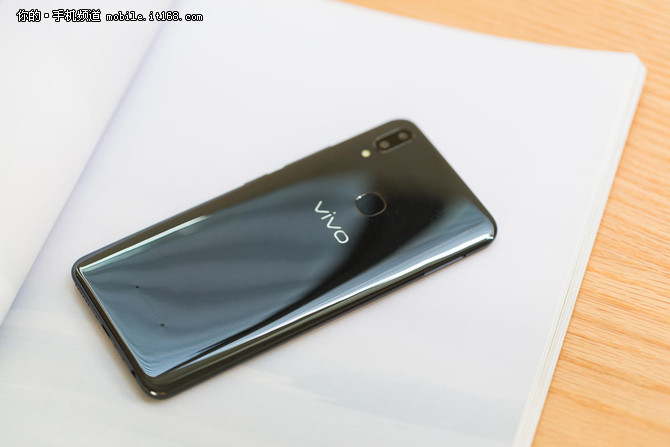 vivo z1游戏性能体验 流畅度起飞轻松吃鸡-手机专区