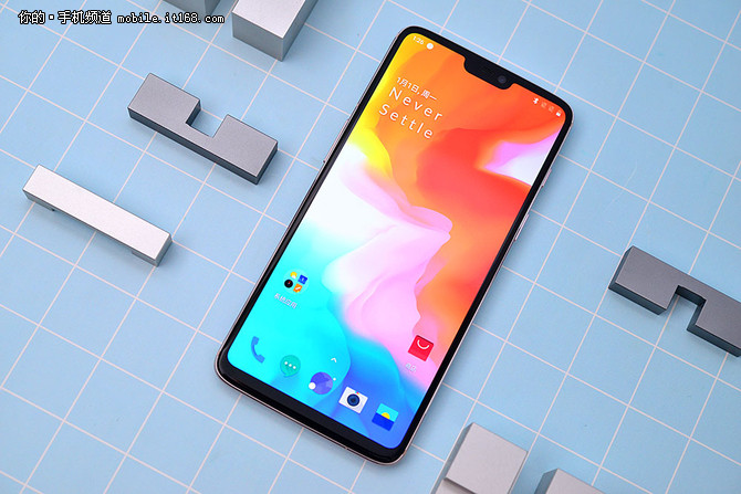 外表清新内里吓人 8 128g一加6月牙白版现货