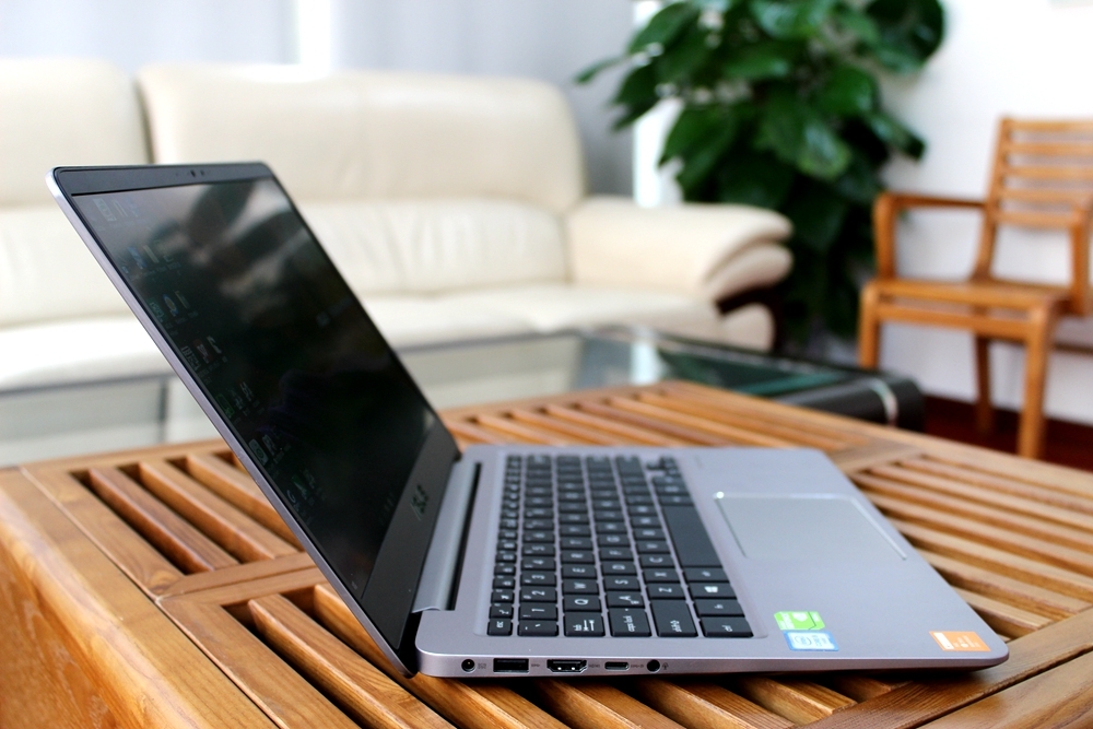 轻薄全能本 华硕u4000u笔记本外观图评