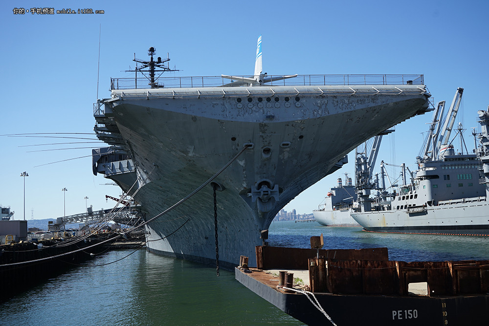 它是美國海軍第7艘以大黃蜂號命名的艦隻,也是約克城級航空母艦的三號