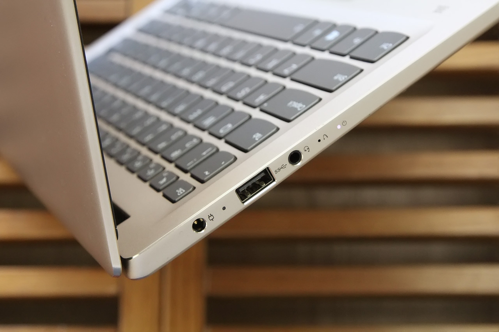 窄边框大视界 联想ideapad 720s开箱图