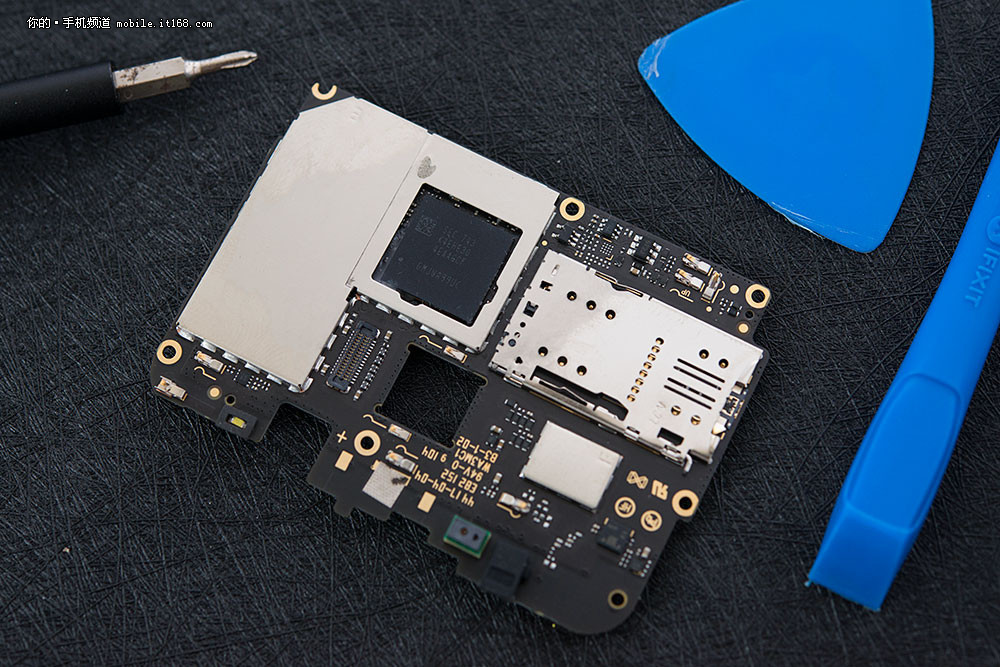 魅蓝s6拆解看侧面指纹是如何炼成的